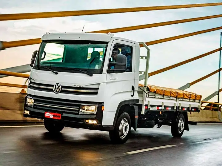 Vokswagen Delivery Express - Escadas na Porta